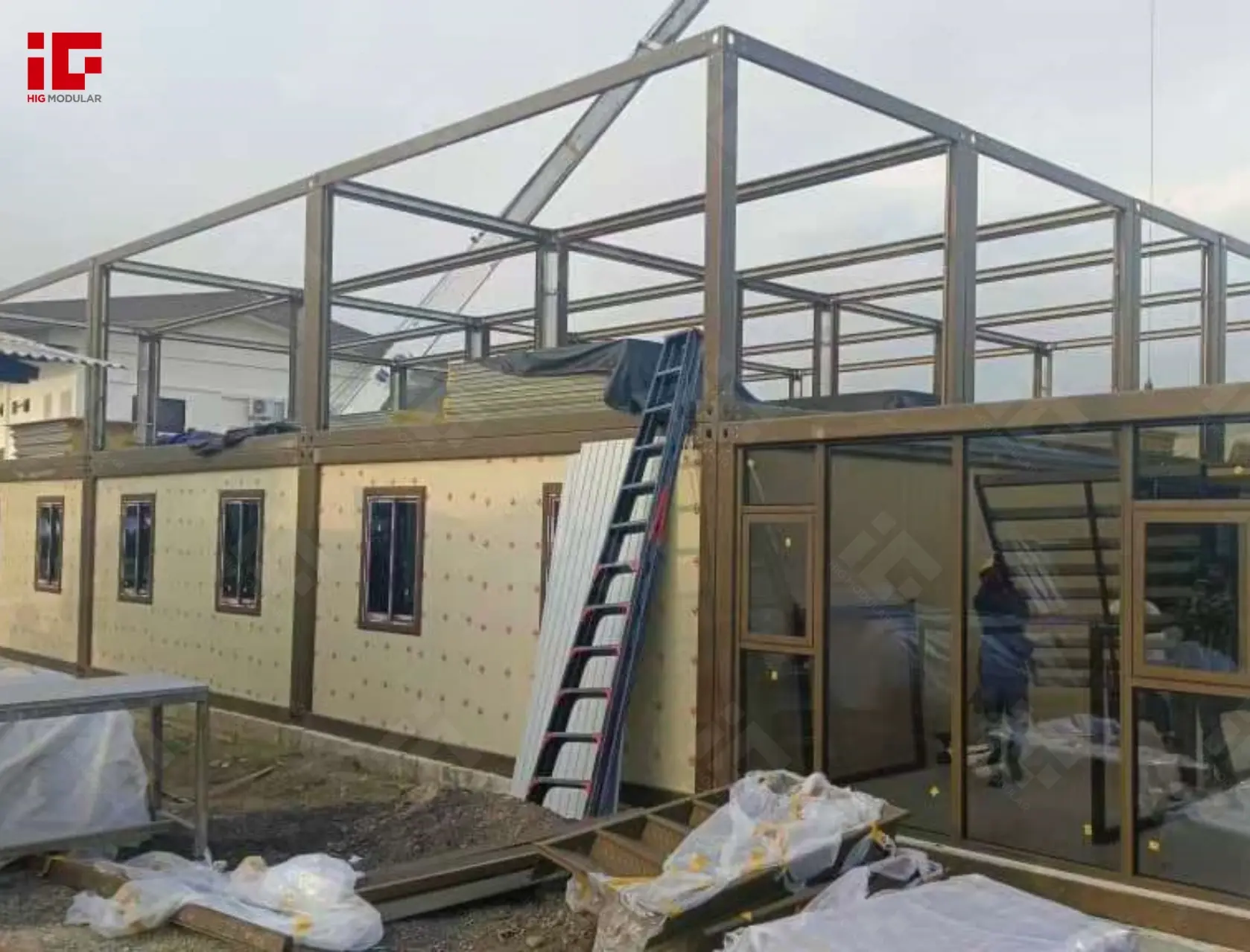 Container House Building5.jpg