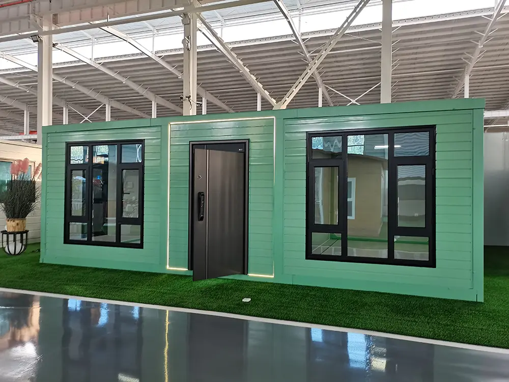 Flat Roof Expandable Container House A Modern and Functional Living Space (3)