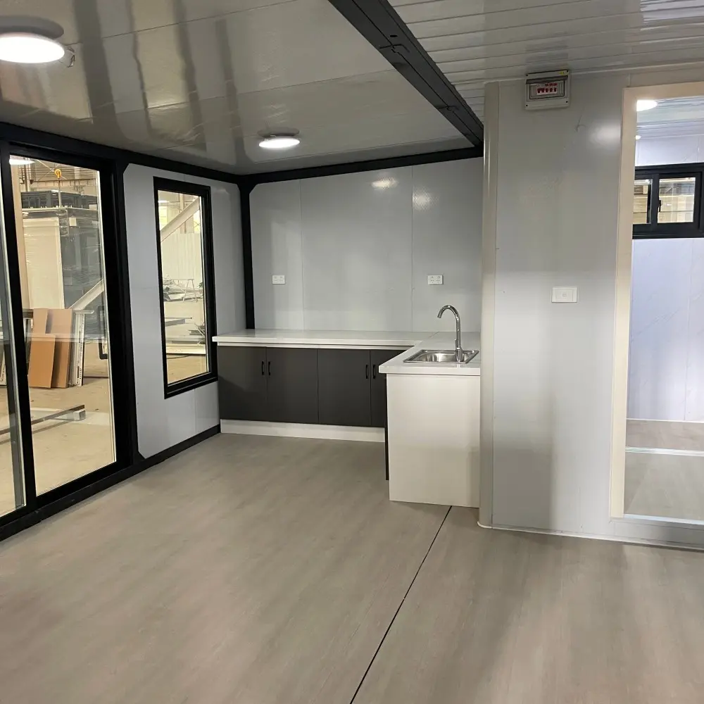 Compact and Versatile Expandable Container House (3).jpg
