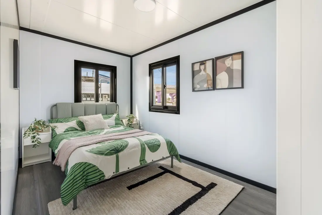 Expandable container house.jpg