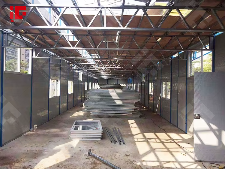 Temporary Steel fast Building Prefab Office And Workers Dormitory Modern Modular Prefab Houses (6).png