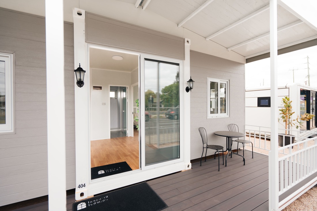Gable Roof container3.jpg