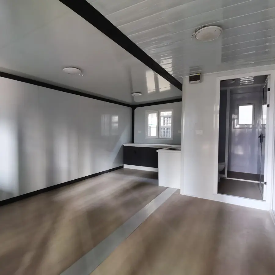 Family-Friendly Expandable Container House (10).jpg