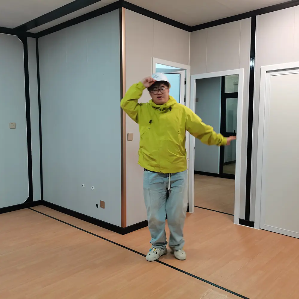 Custom Triangular Roof Expandable Container House A Unique Living Solution (3).jpg